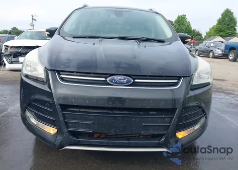 2015 Ford Escape Titanium z USA, uszkodzony, nr VIN 1FMCU0J93FUA21968
